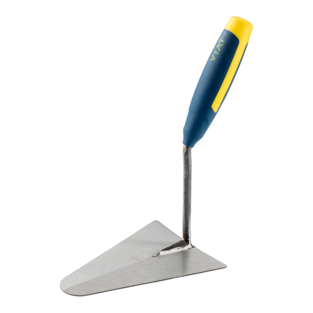 Colher soldada catalana, em chapa de aço tratado com cabo bimaterial ergonómico para maior conforto VT41B viat
