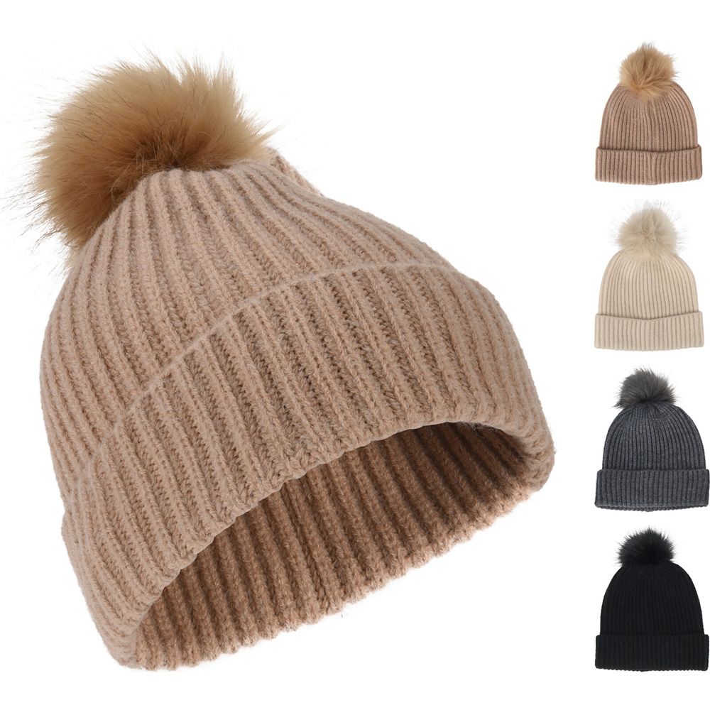Gorro de malha com pompom, cores sortidas.